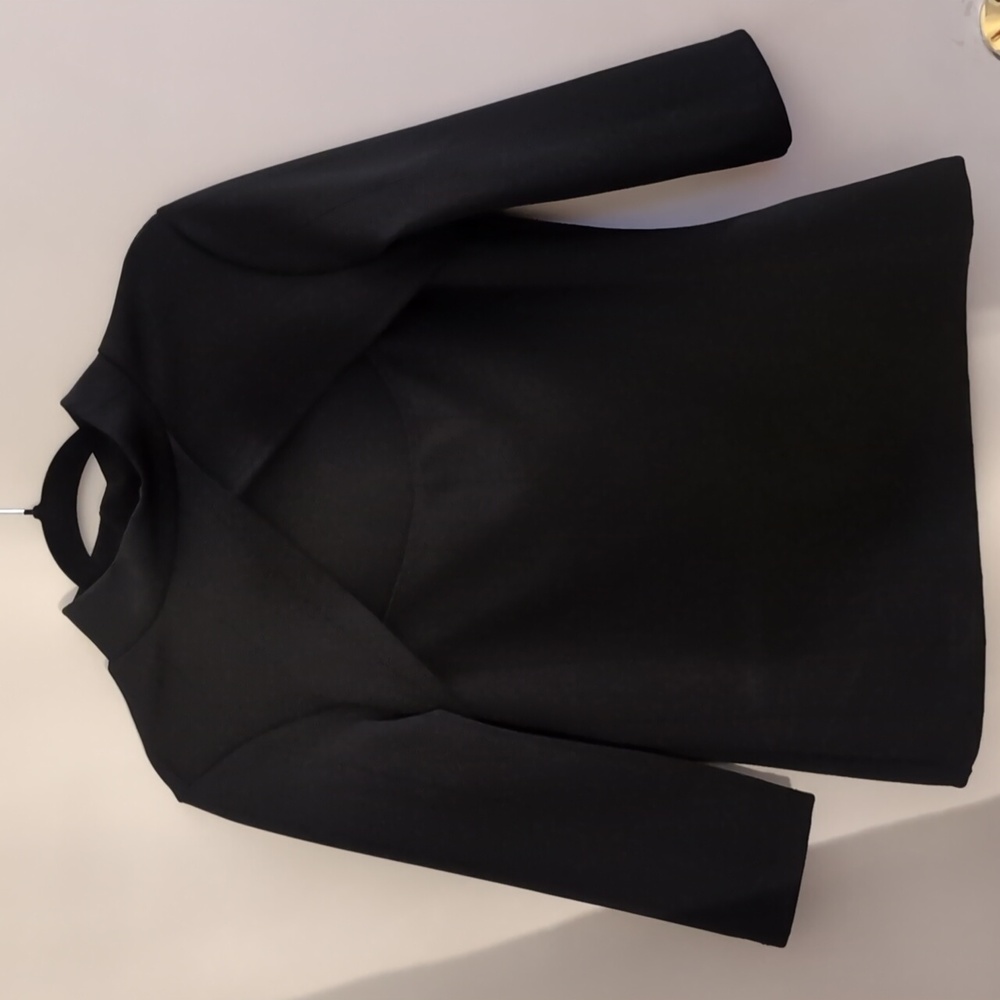 🛍️7/20 Suzy Shier Classic Black Knit Top Size L